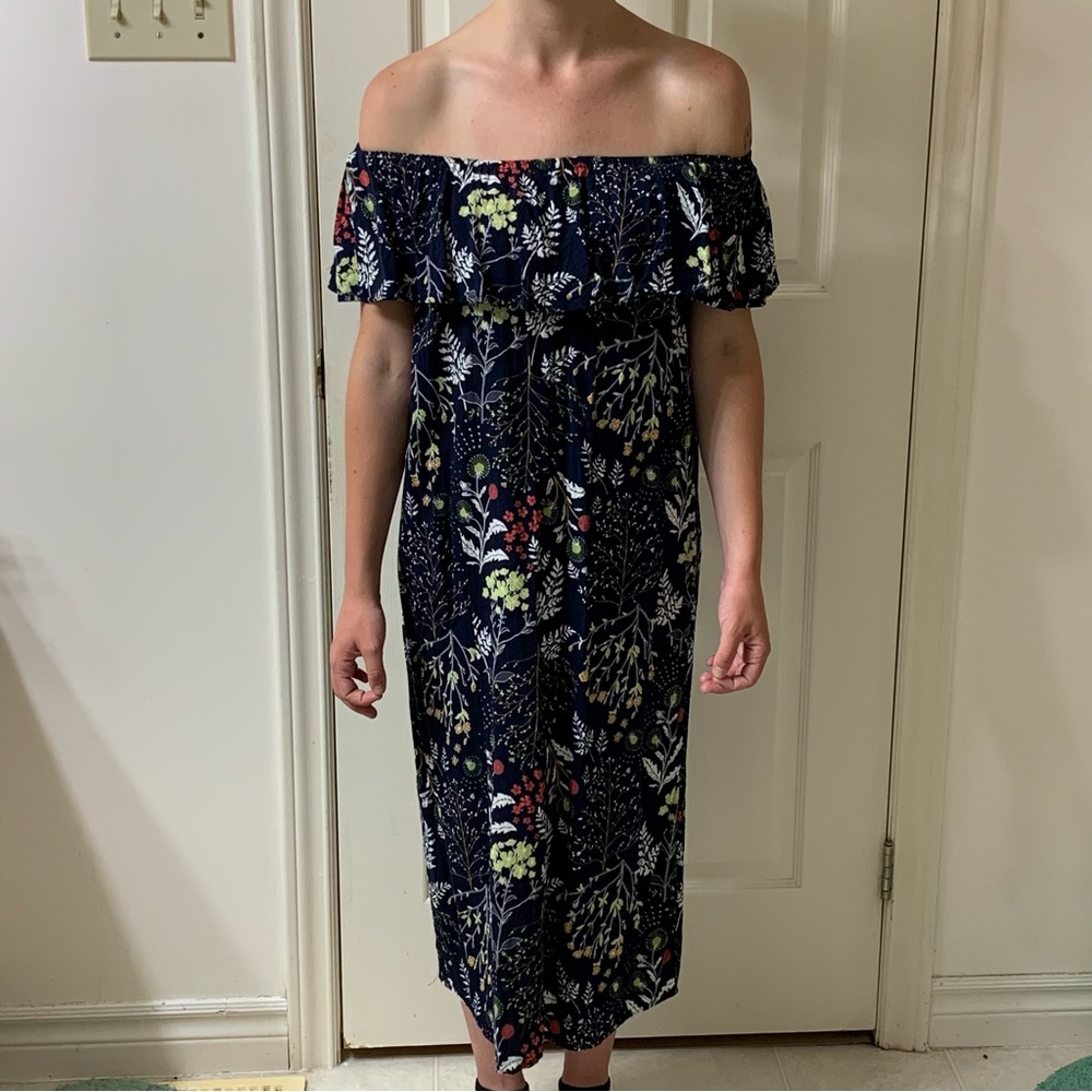 🌷3 for $25🌷Charlie Paige, US S, Black & Red Floral Off The Shoulder Midi Dress